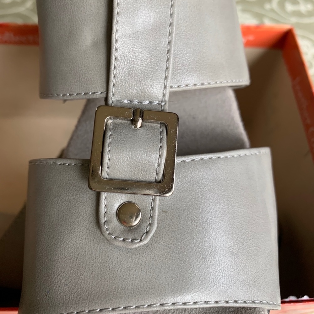 . Gray Lifestrides Sandal NWOT - Picture 5 of 6